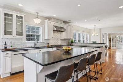 4726 Thackeray Place NE, Seattle, WA 98105 - Photo 9