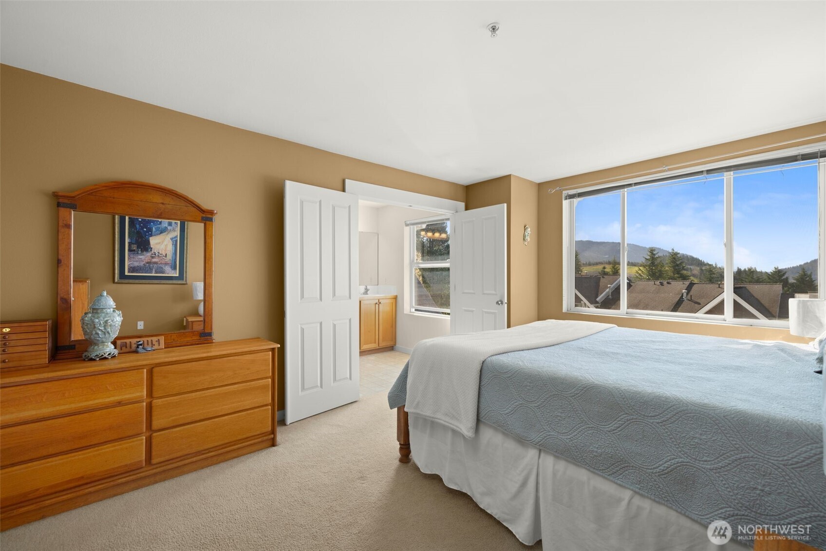 23120 SE Black Nugget Road #E1, Issaquah, WA 98029