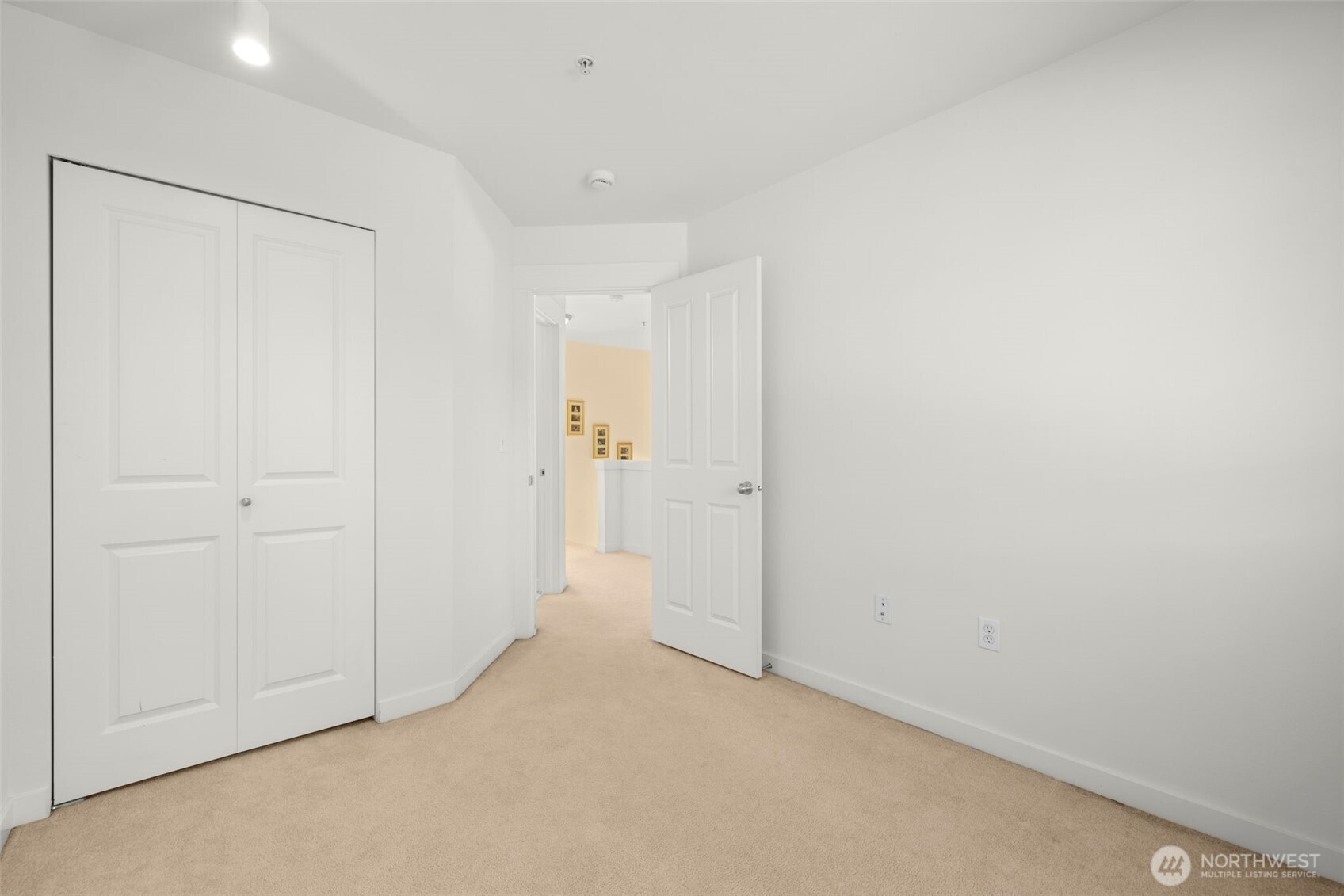 23120 SE Black Nugget Road #E1, Issaquah, WA 98029