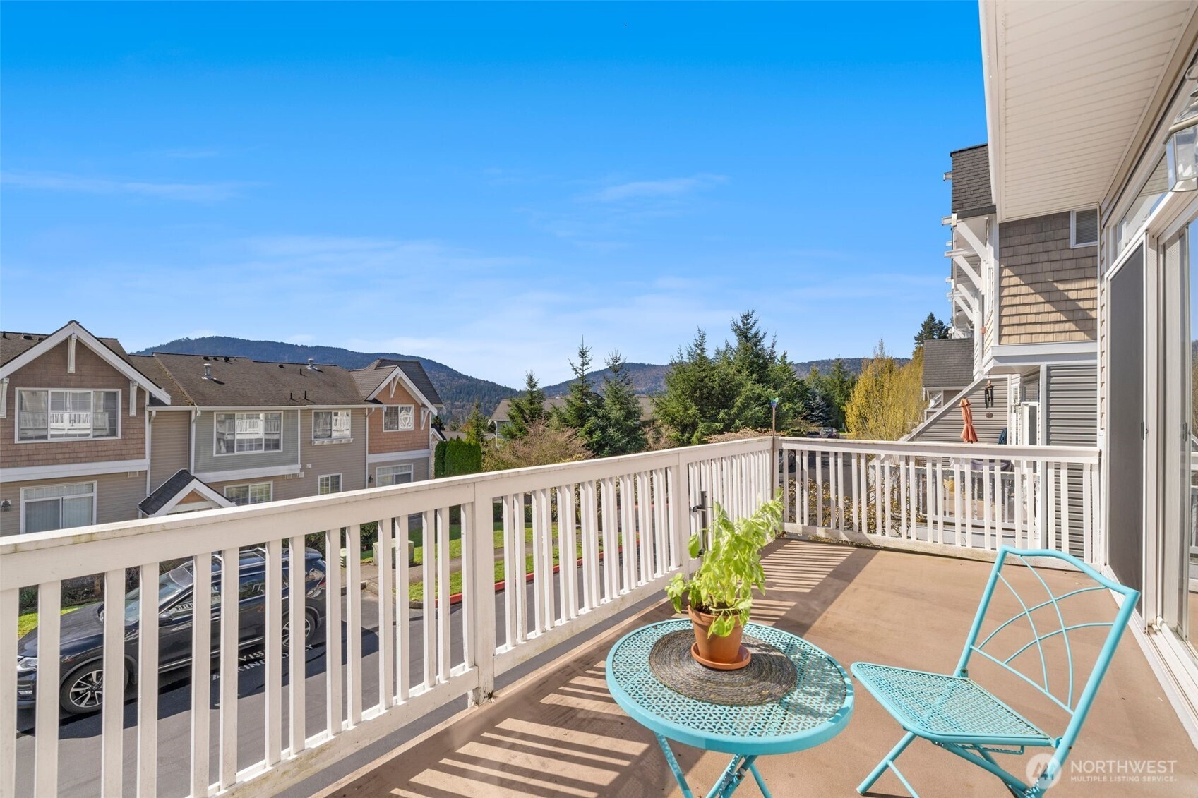 23120 SE Black Nugget Road #E1, Issaquah, WA 98029