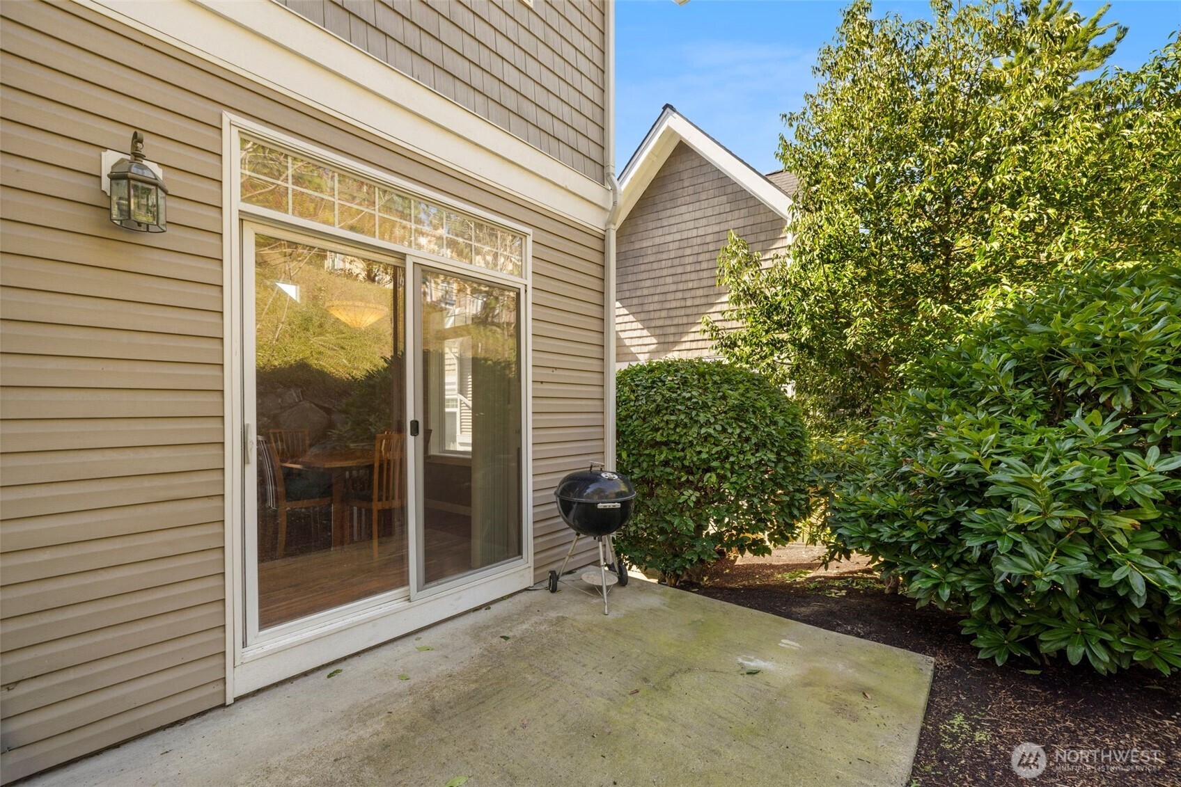 23120 SE Black Nugget Road #E1, Issaquah, WA 98029