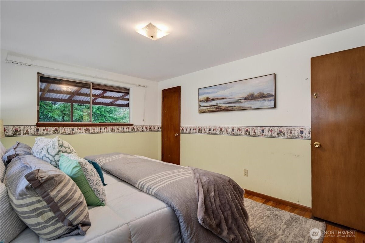 16008 10th Avenue NE, Shoreline, WA 98155