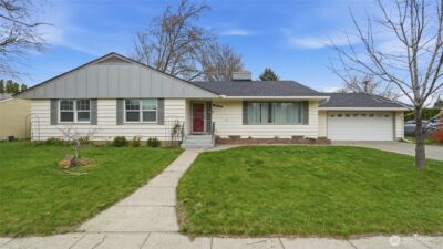 300 W Fifth Street , Waitsburg, WA 99361