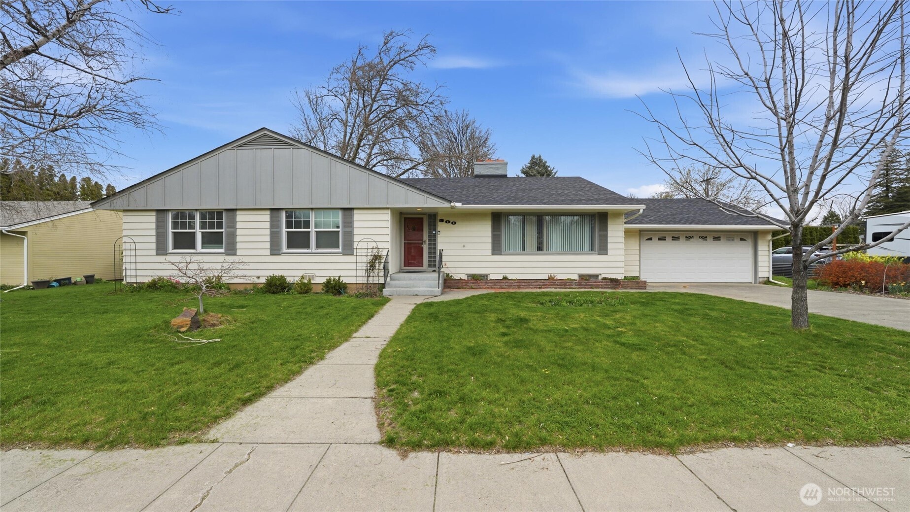 300 W Fifth Street , Waitsburg, WA 99361