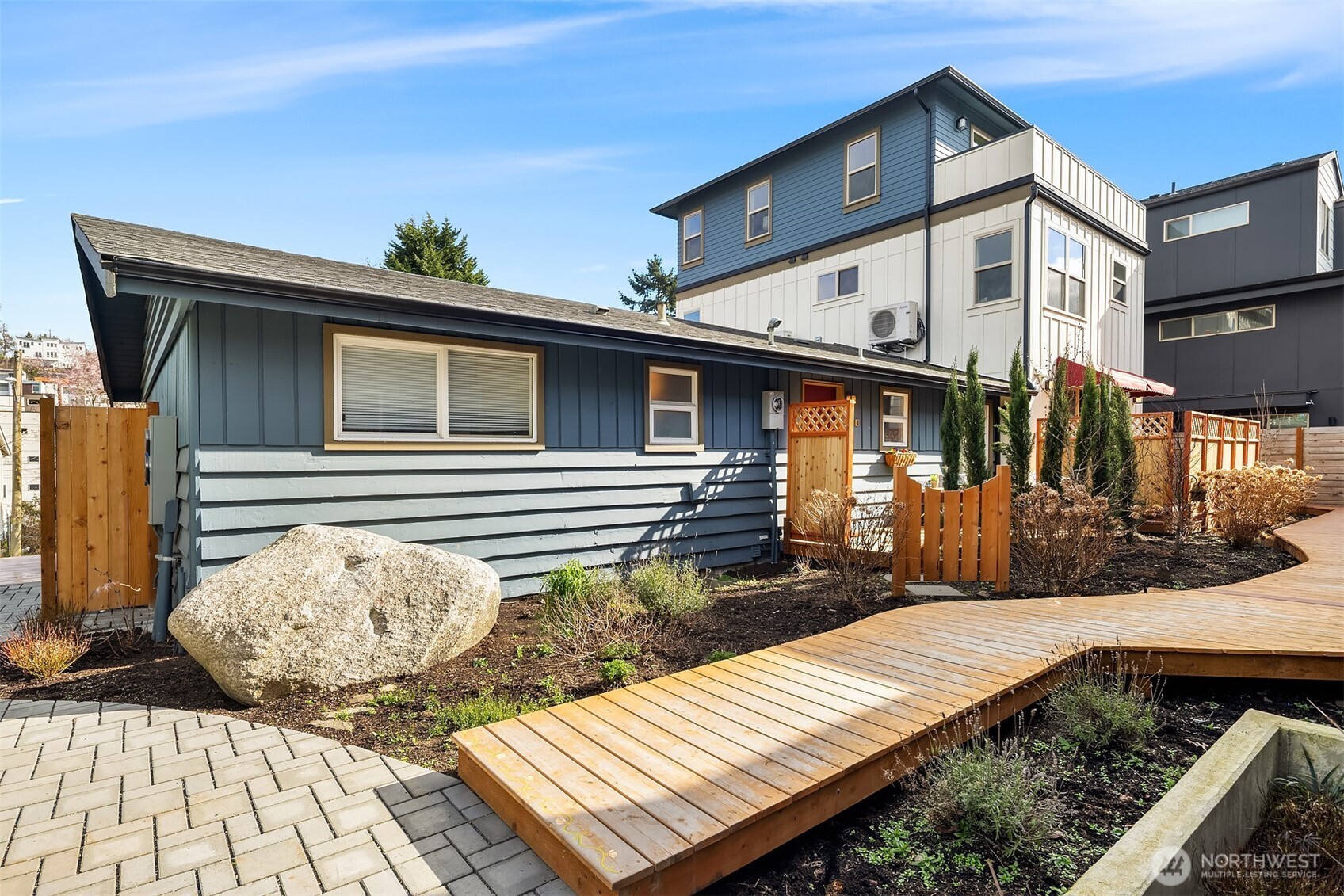 5035 25th Avenue SW, Seattle, WA 98106