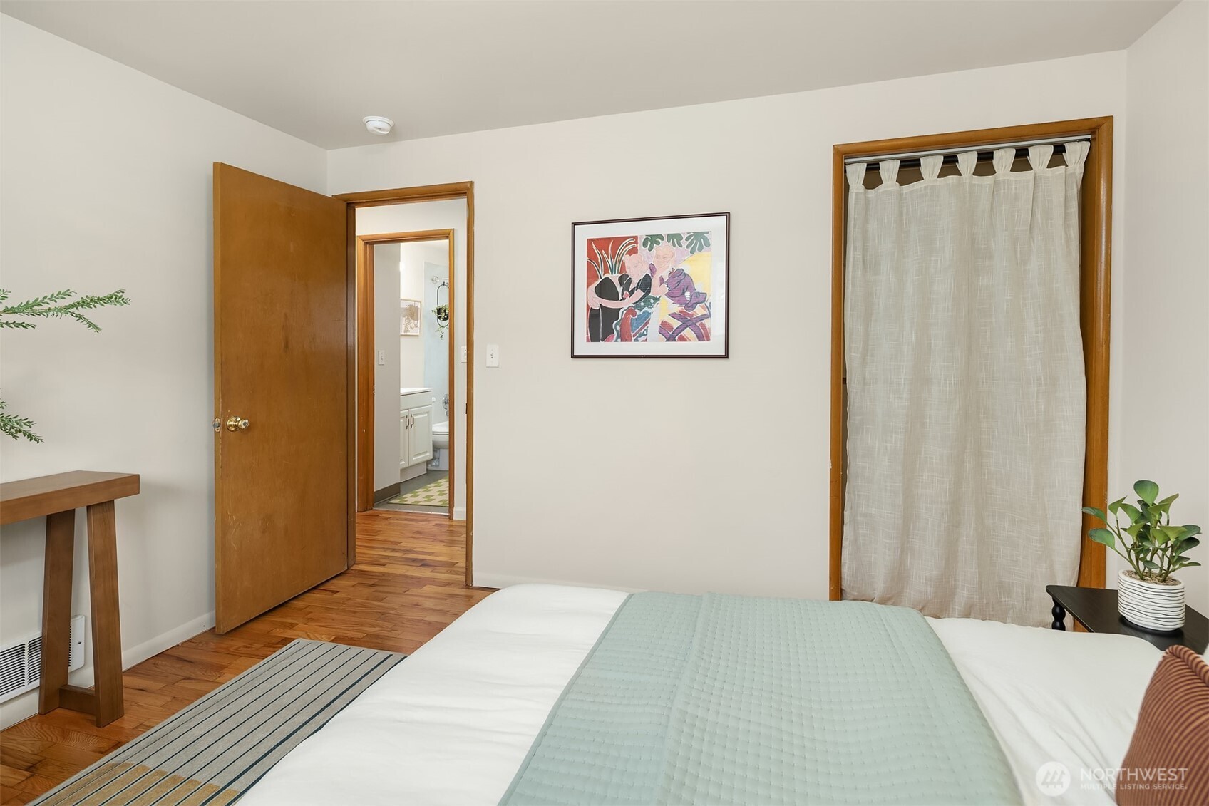 5035 25th Avenue SW, Seattle, WA 98106