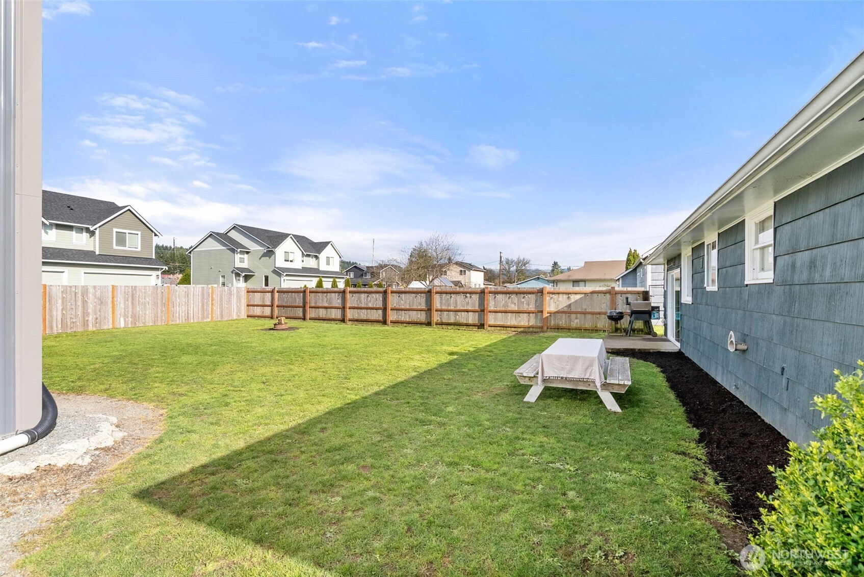 120 Tacoma Avenue NW, Orting, WA 98360-7511