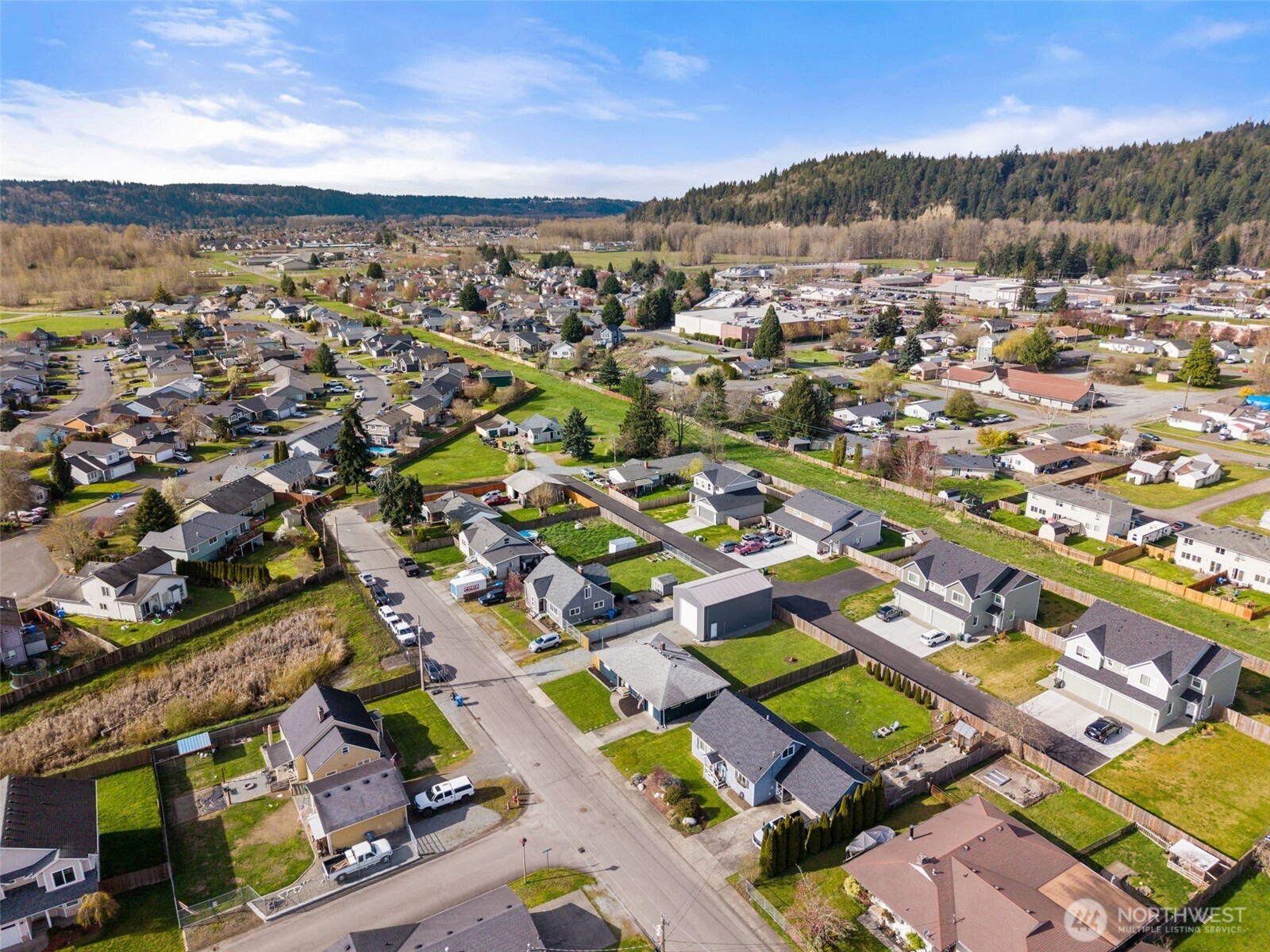 120 Tacoma Avenue NW, Orting, WA 98360-7511