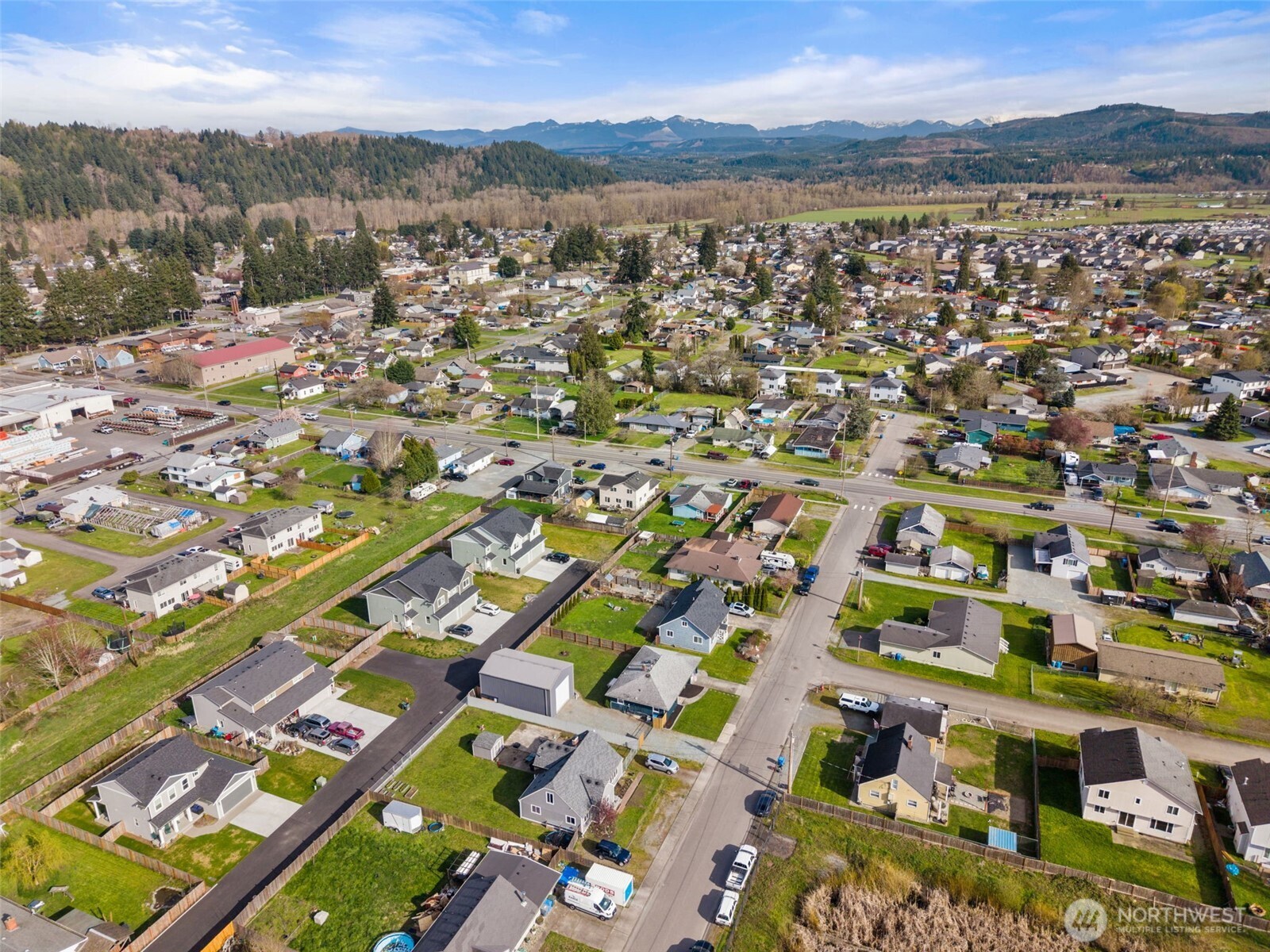 120 Tacoma Avenue NW, Orting, WA 98360-7511