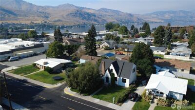 417 N Columbia Street , Chelan, WA 98816 - Photo 2