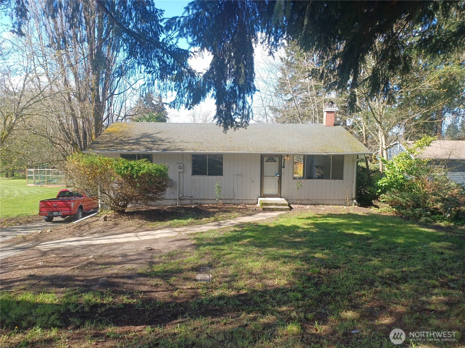 714 Union Avenue , Steilacoom, WA 98388