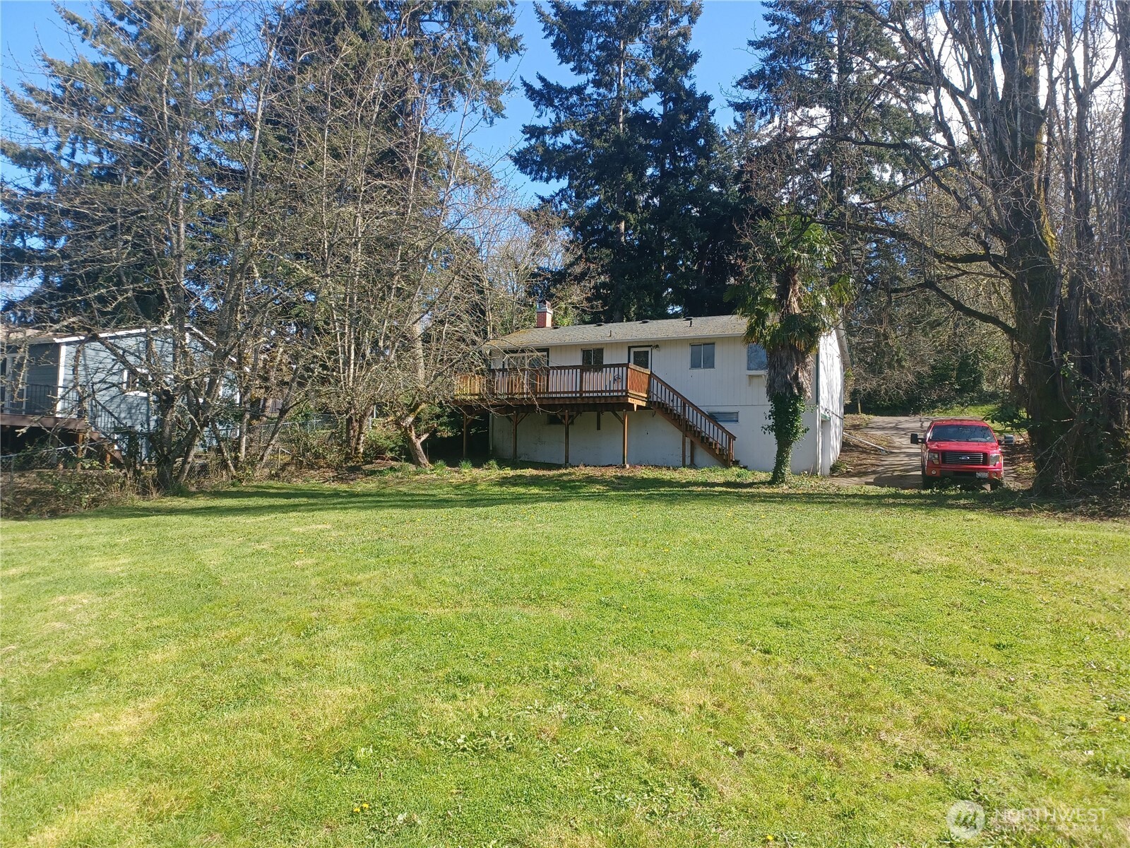 714 Union Avenue , Steilacoom, WA 98388