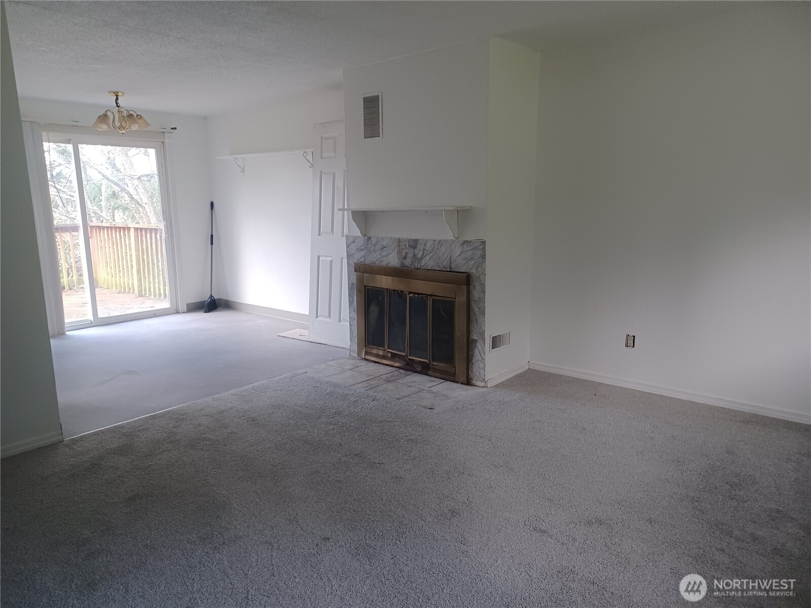 714 Union Avenue , Steilacoom, WA 98388