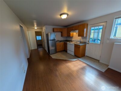 10341 Stone Avenue N, Seattle, WA 98133 - Photo 10