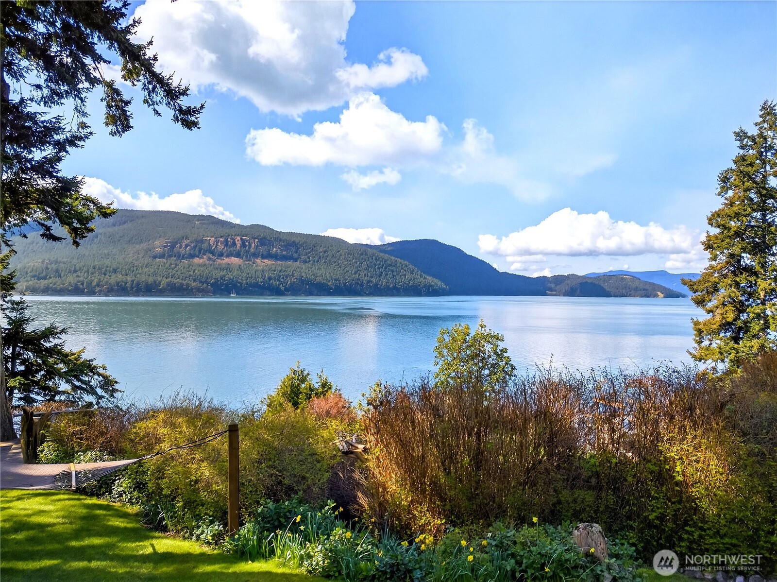 5132 West Shore Road , Anacortes, WA 98221