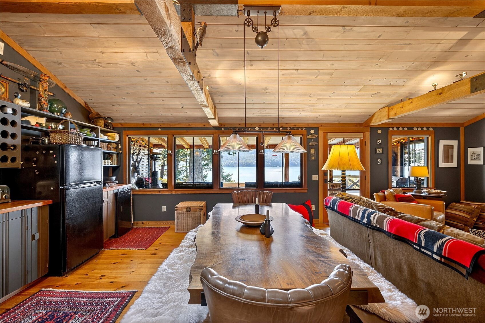 5132 West Shore Road , Anacortes, WA 98221