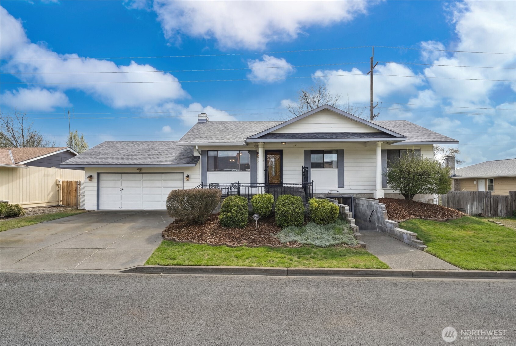 1140 SE Colonial Drive , College Place, WA 99362