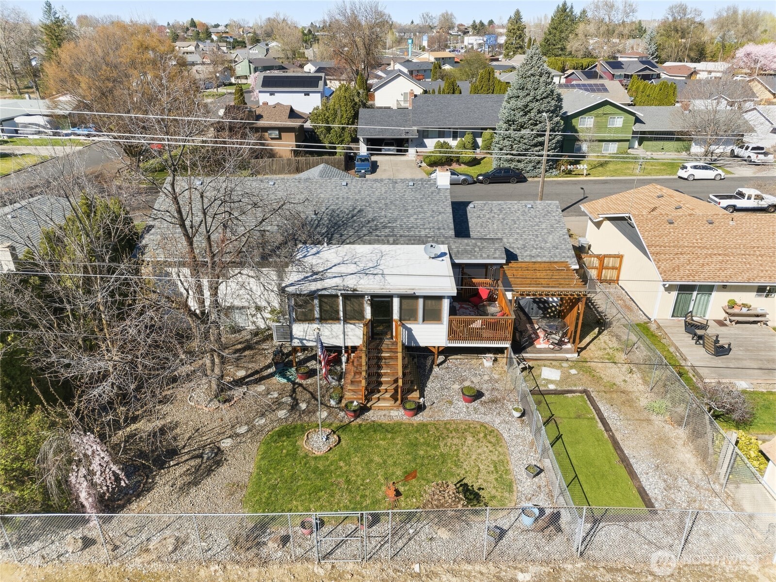 1140 SE Colonial Drive , College Place, WA 99362