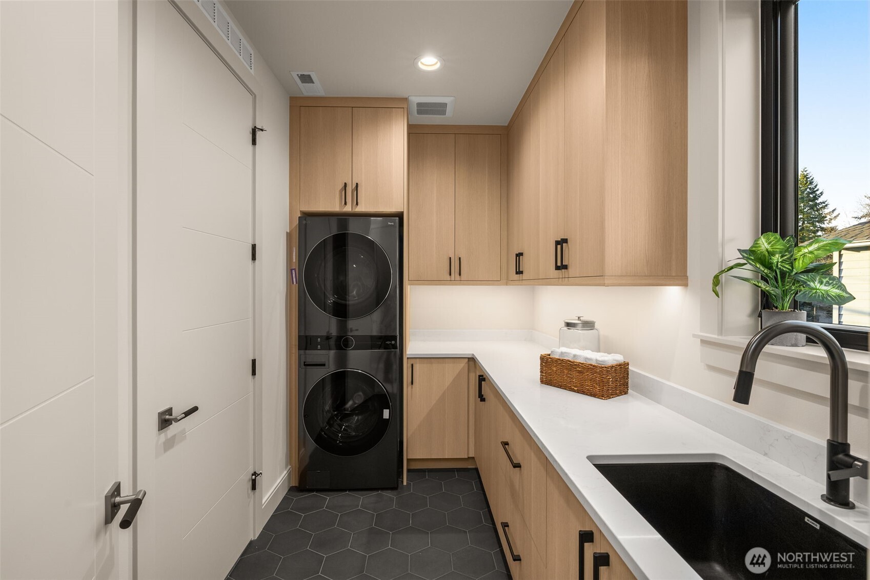 312 160th Avenue NE, Bellevue, WA 98008