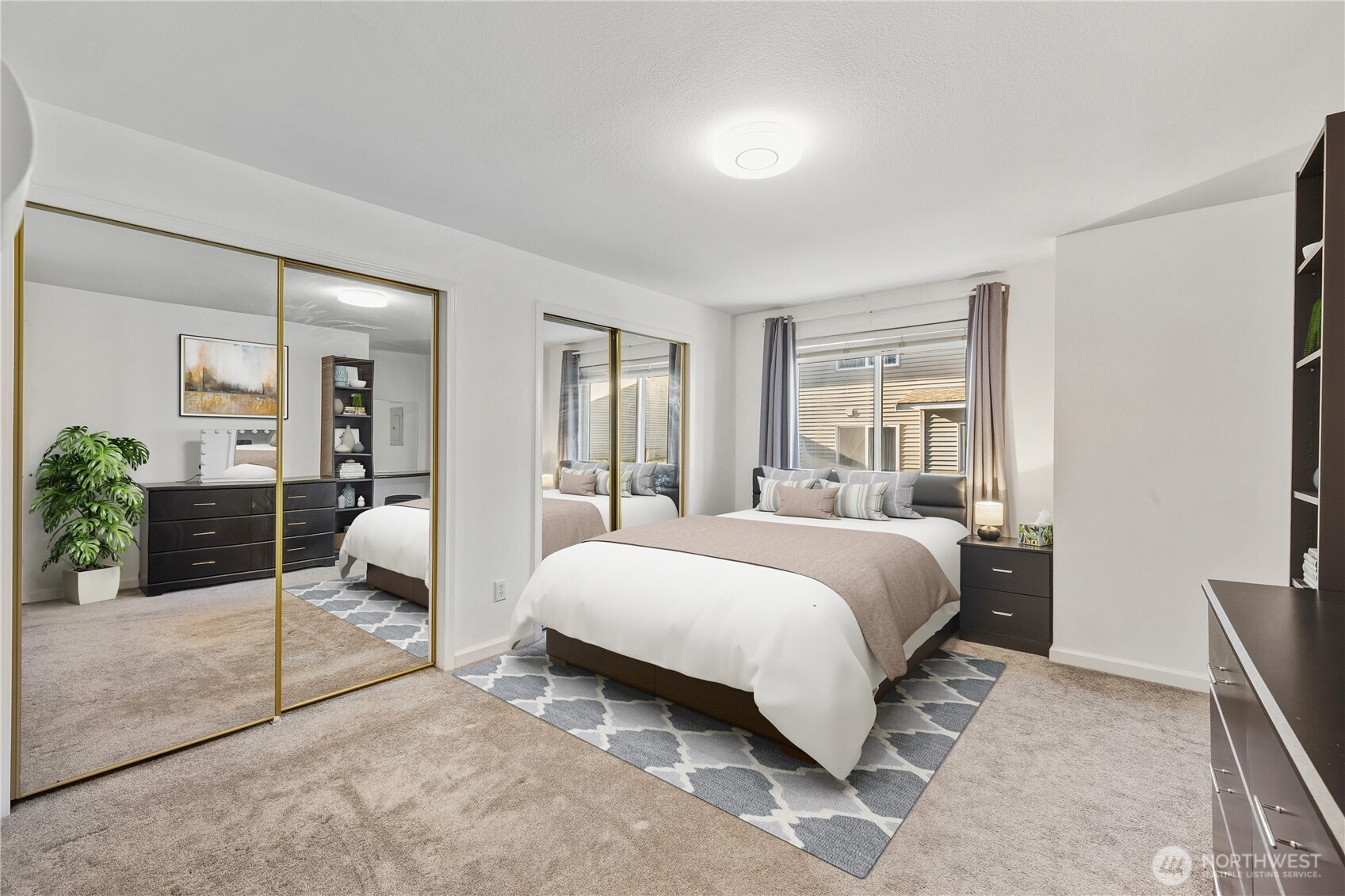 13706 26th Place W #B18, Lynnwood, WA 98087