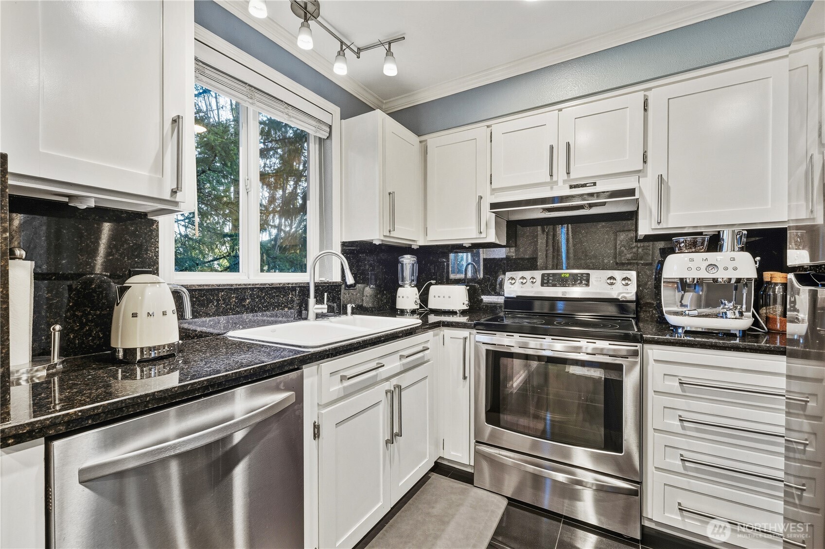 13706 26th Place W #B18, Lynnwood, WA 98087