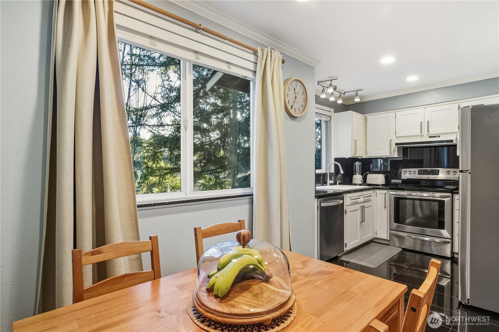 13706 26th Place W #B18, Lynnwood, WA 98087