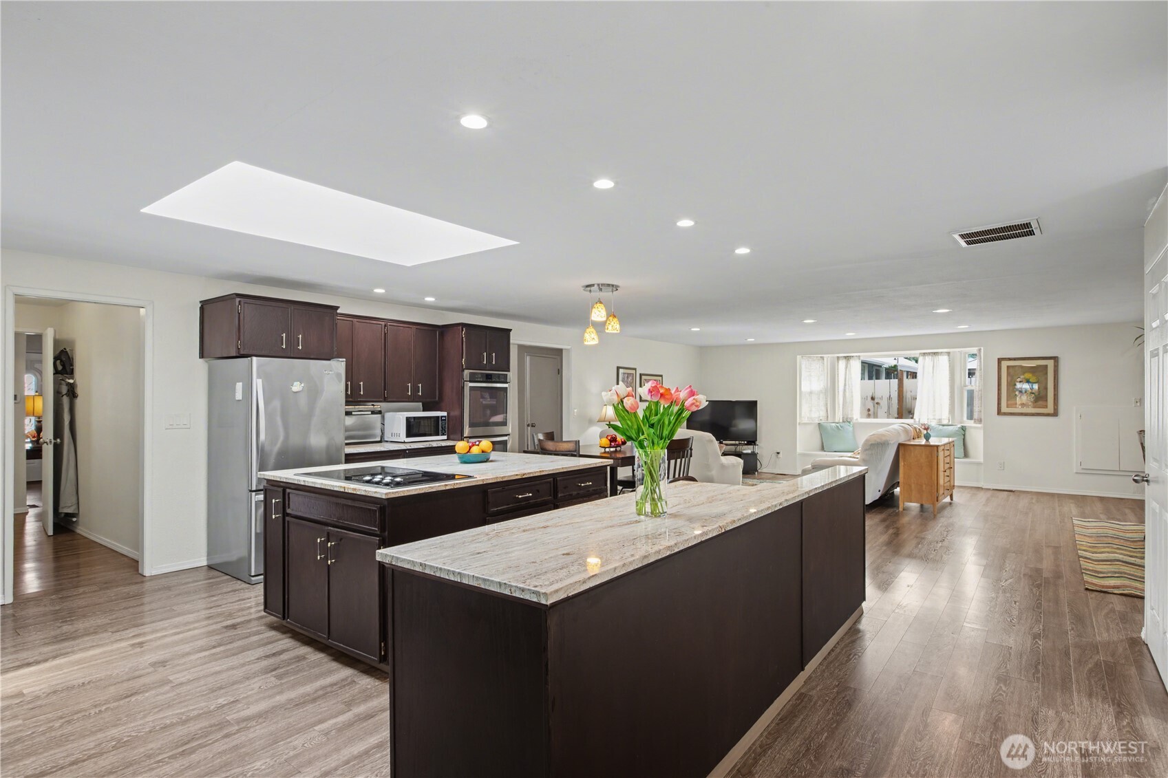 4020 N Vassault Street , Tacoma, WA 98407-1106