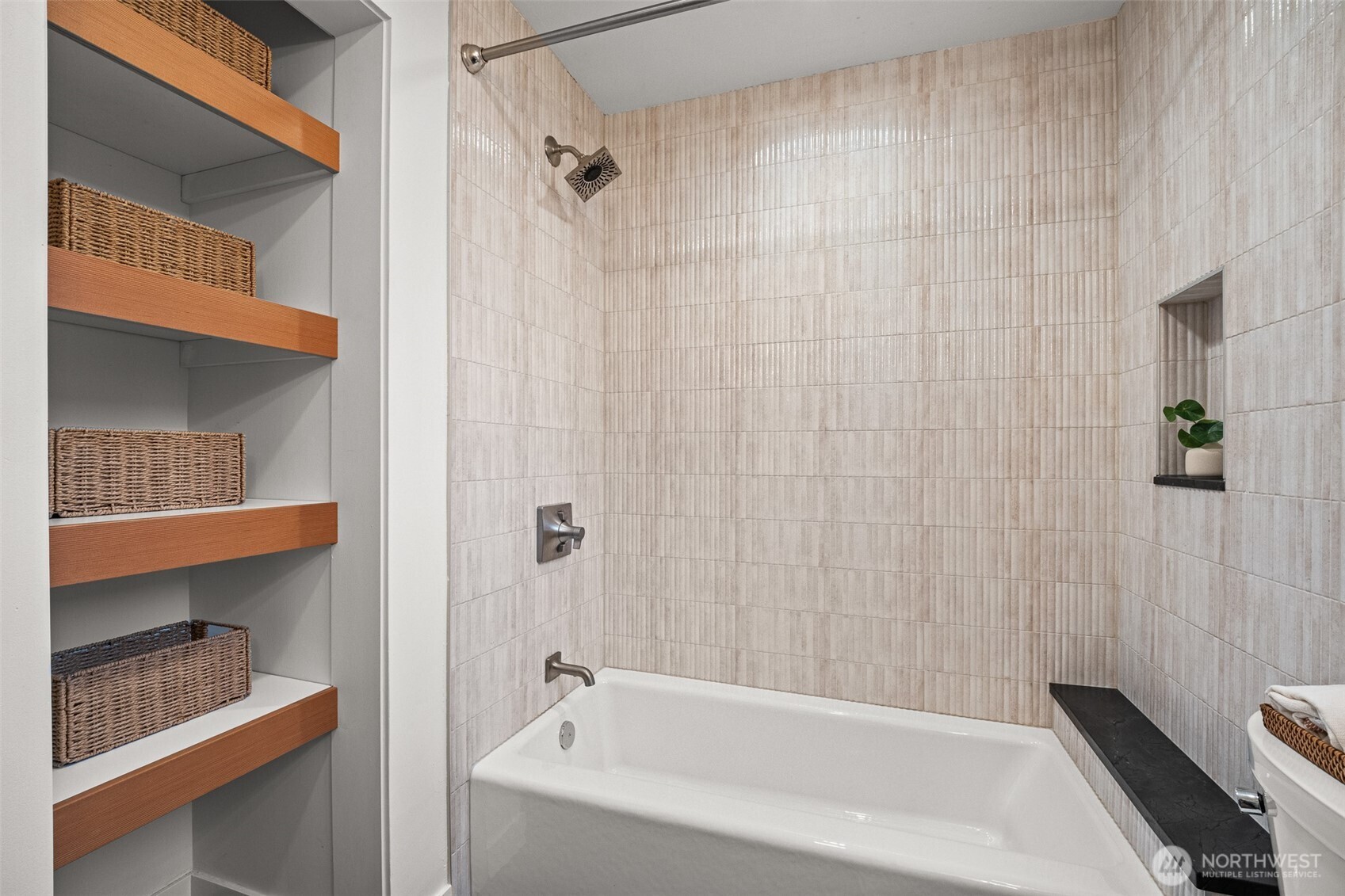 11242 Evanston Avenue N #B, Seattle, WA 98133