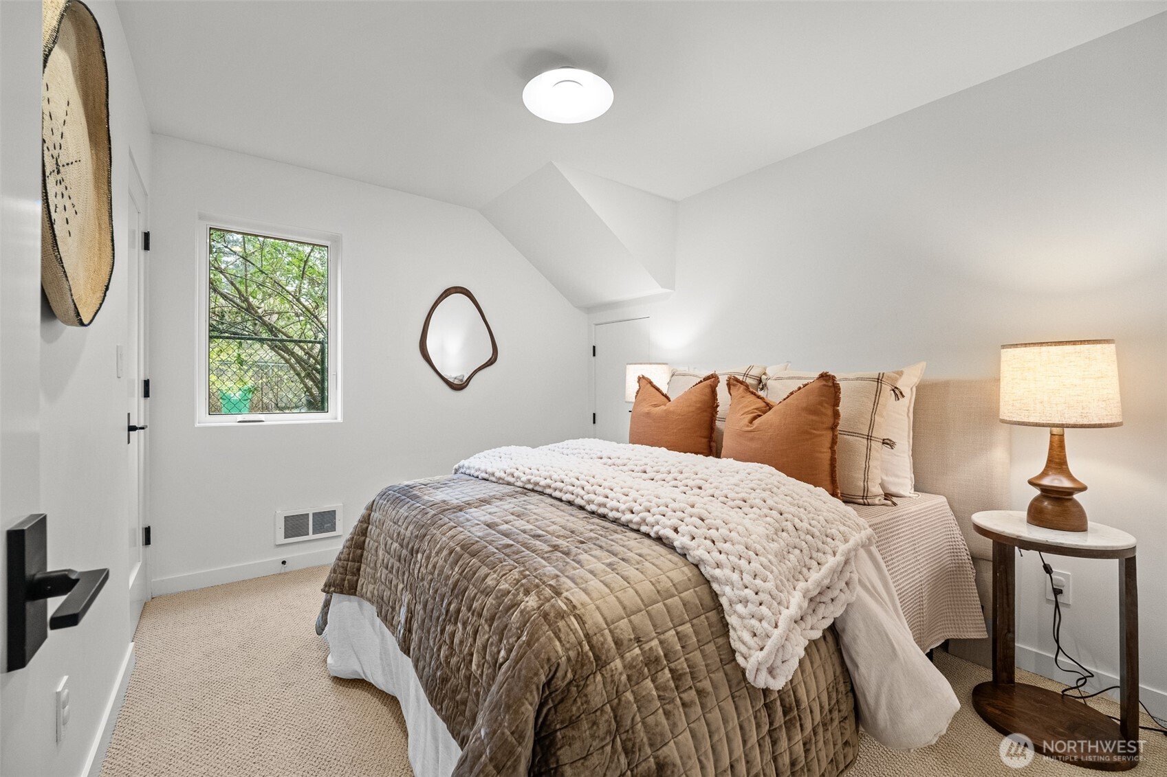 11242 Evanston Avenue N #B, Seattle, WA 98133