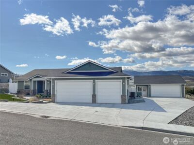 647 S Newton Avenue , East Wenatchee, WA 98802