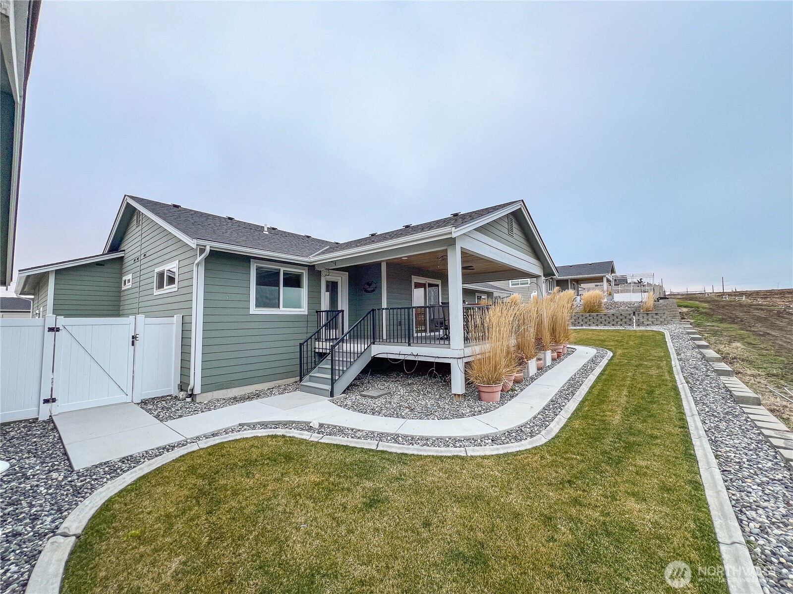 647 S Newton Avenue , East Wenatchee, WA 98802