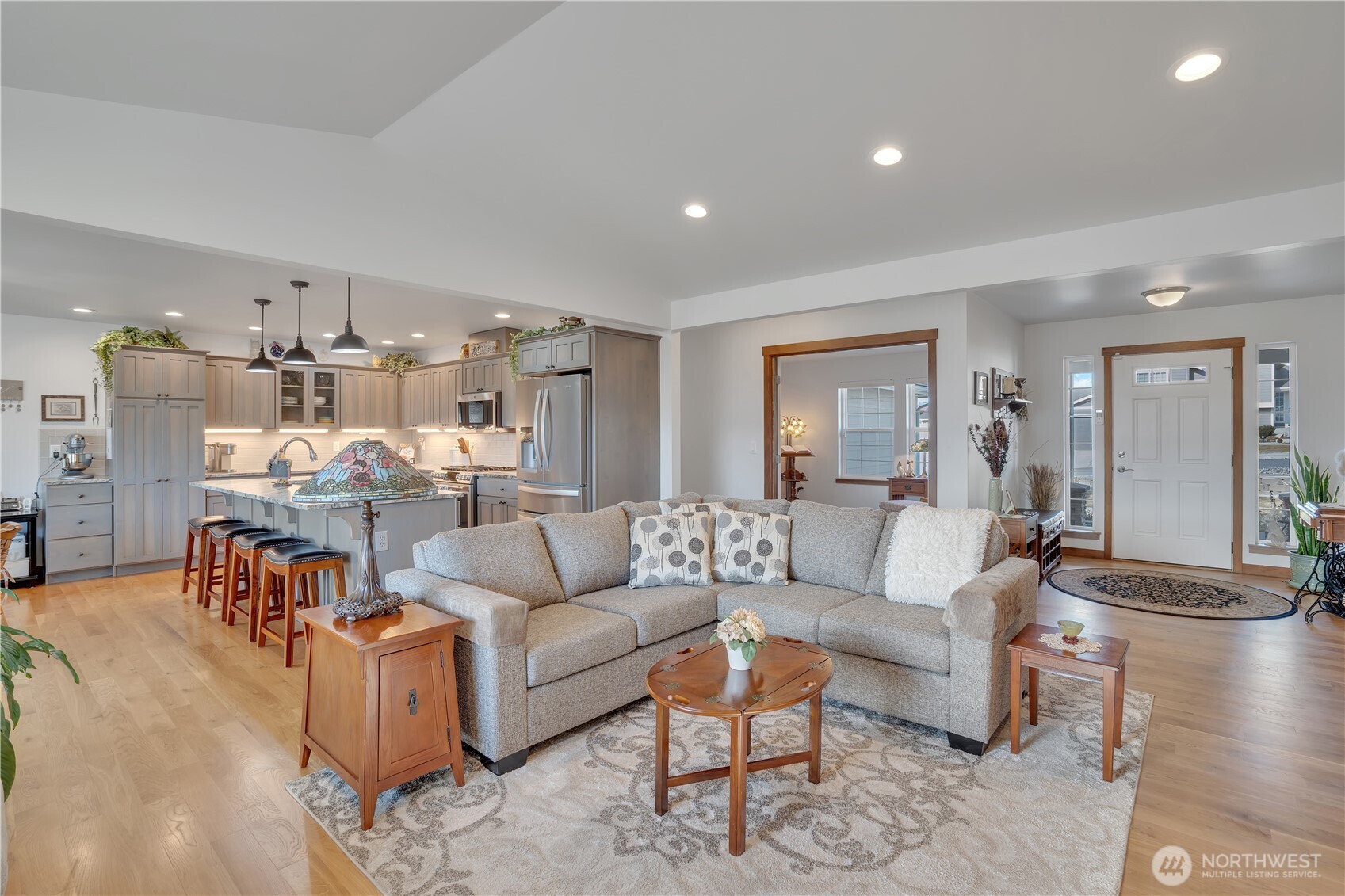 647 S Newton Avenue , East Wenatchee, WA 98802