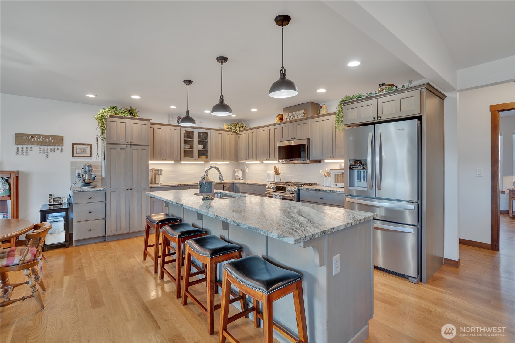 647 S Newton Avenue , East Wenatchee, WA 98802