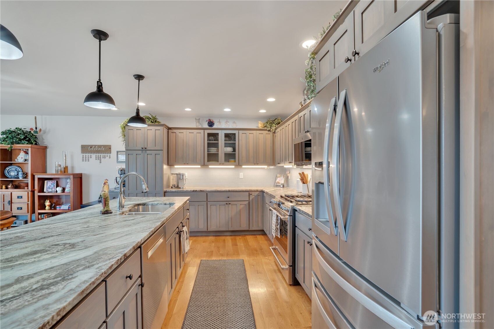 647 S Newton Avenue , East Wenatchee, WA 98802