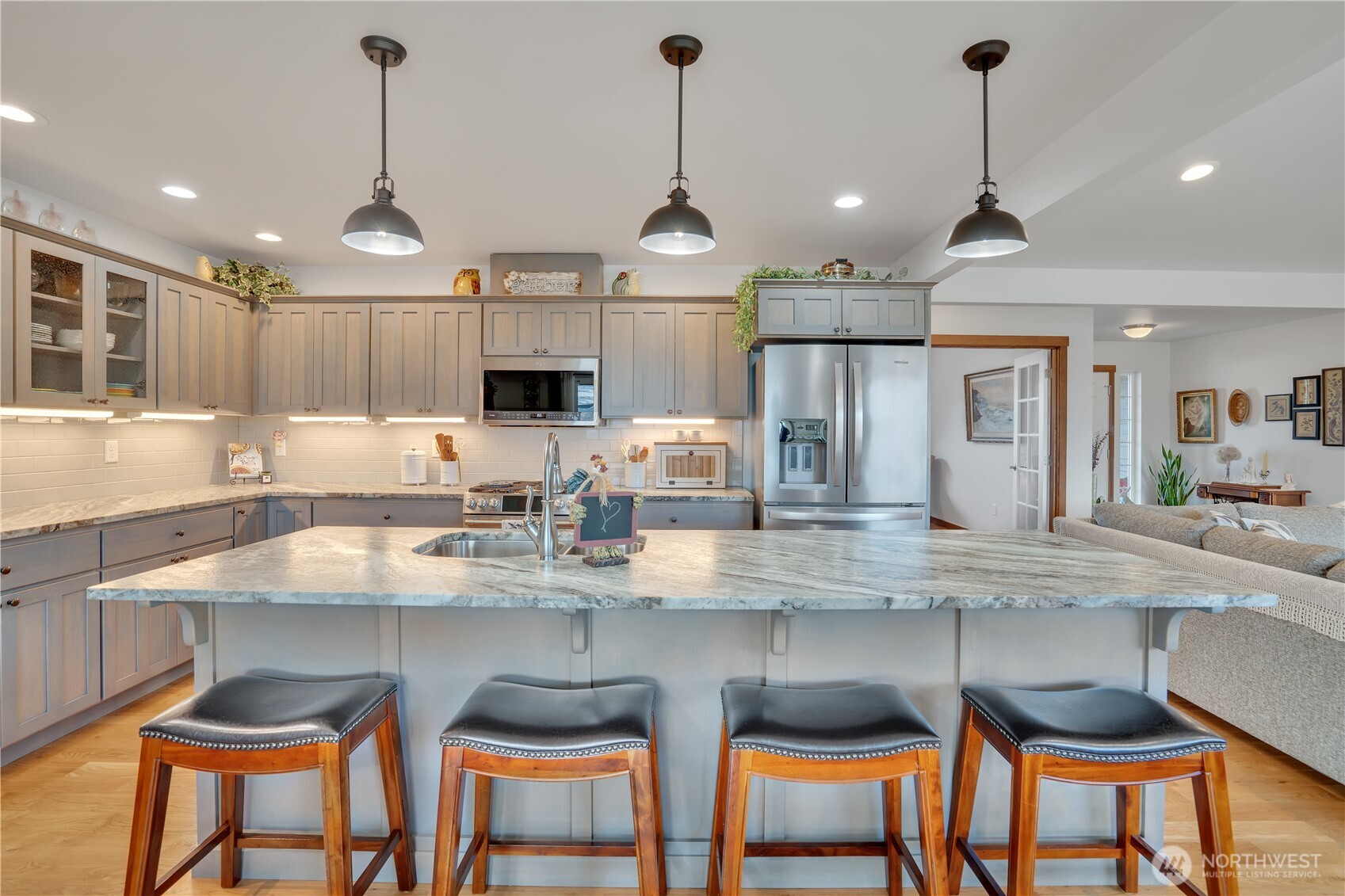 647 S Newton Avenue , East Wenatchee, WA 98802