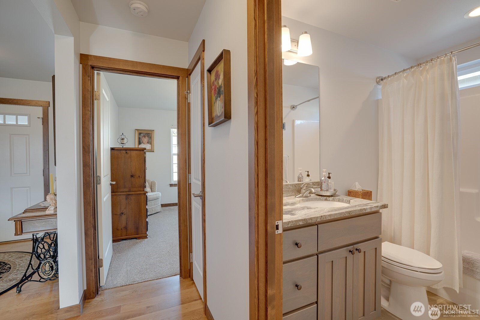 647 S Newton Avenue , East Wenatchee, WA 98802