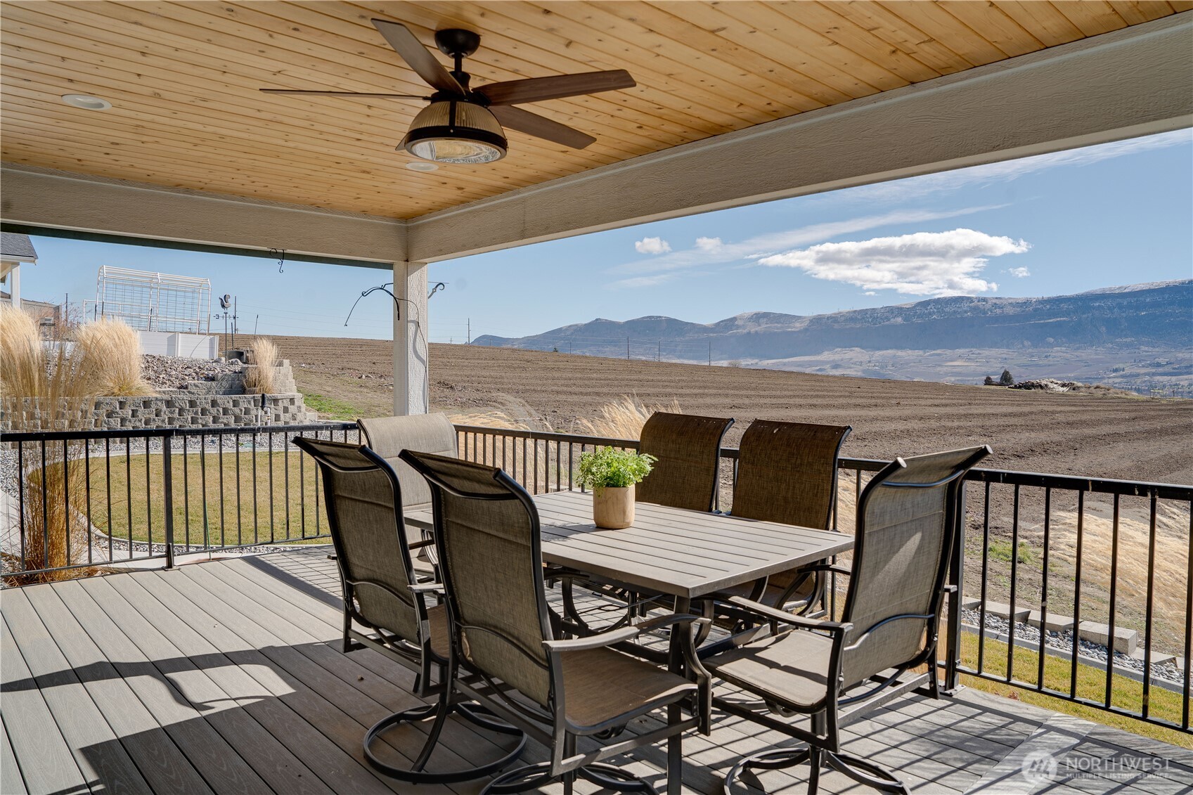 647 S Newton Avenue , East Wenatchee, WA 98802