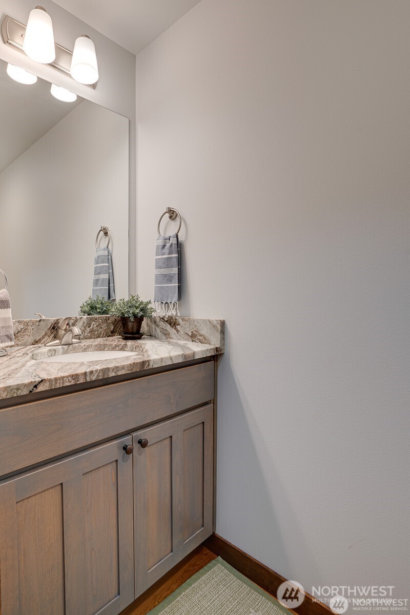 647 S Newton Avenue , East Wenatchee, WA 98802