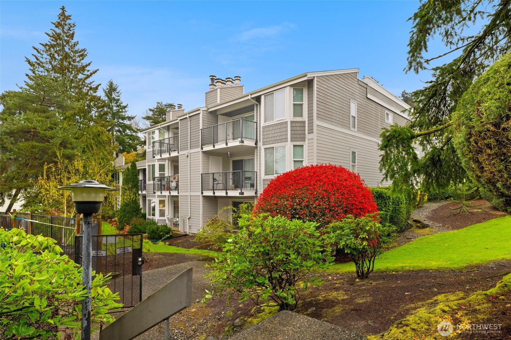 4202 Factoria Blvd SE #D2, Bellevue, WA 98006