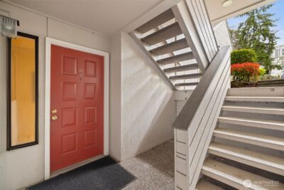 4202 Factoria Blvd SE #D2, Bellevue, WA 98006 - Photo 3