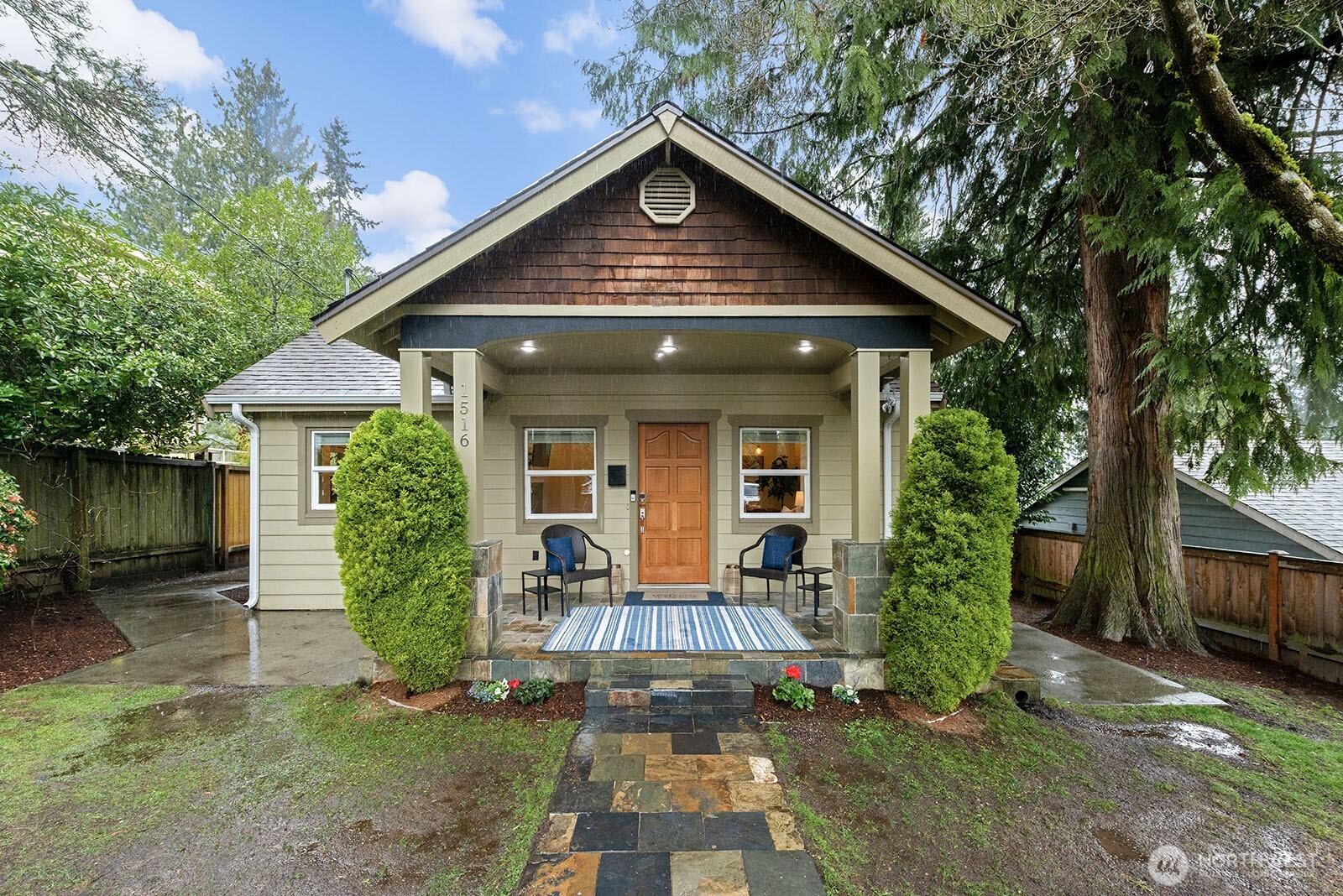 1516 NE 96th Street , Seattle, WA 98115