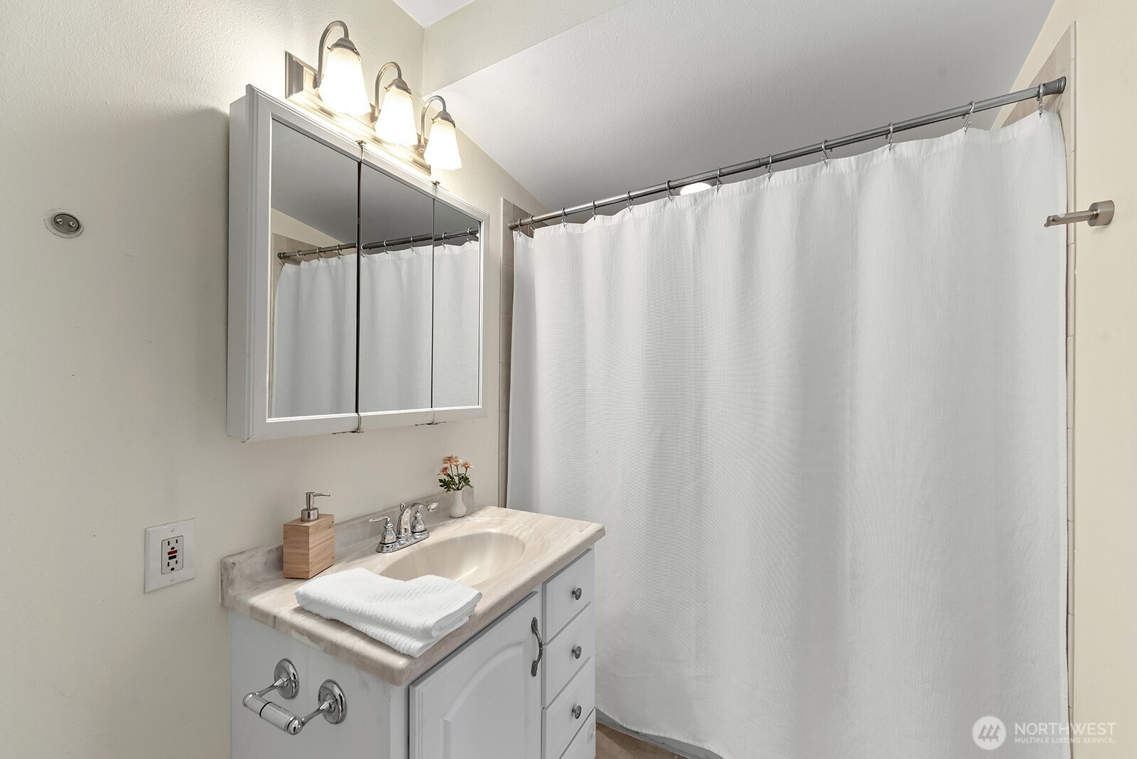 1516 NE 96th Street , Seattle, WA 98115