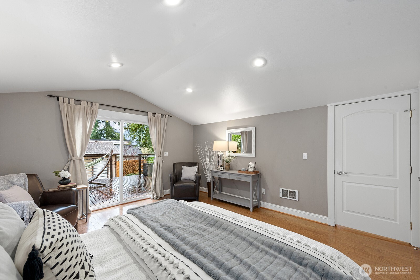 1516 NE 96th Street , Seattle, WA 98115