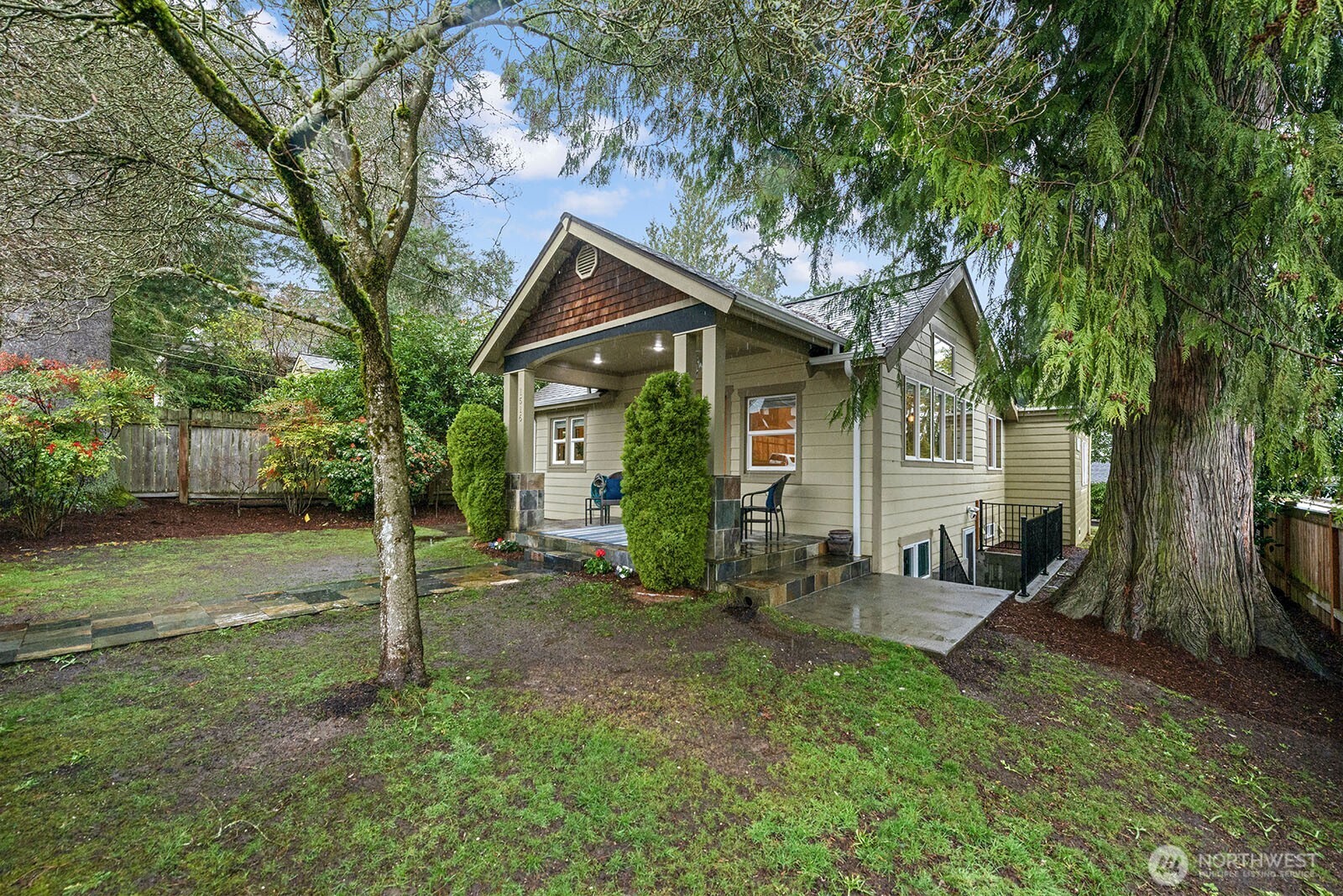 1516 NE 96th Street , Seattle, WA 98115