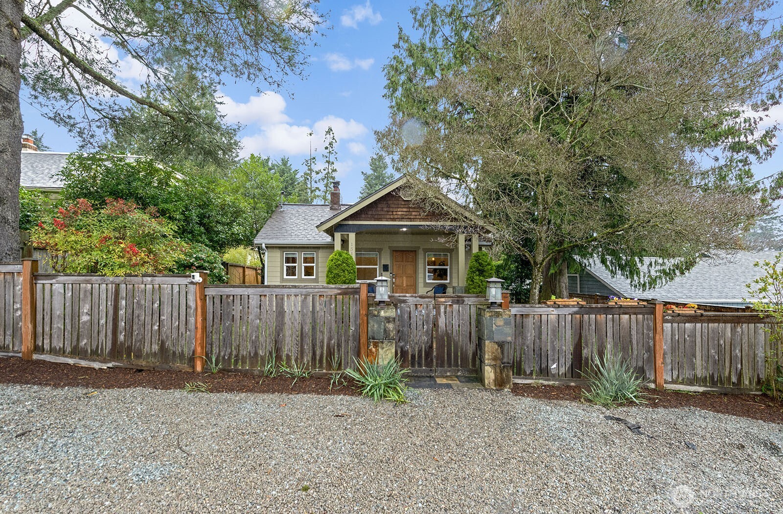 1516 NE 96th Street , Seattle, WA 98115