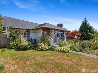 1035 Oakes Ave , Everett, WA 98201 - Photo 2