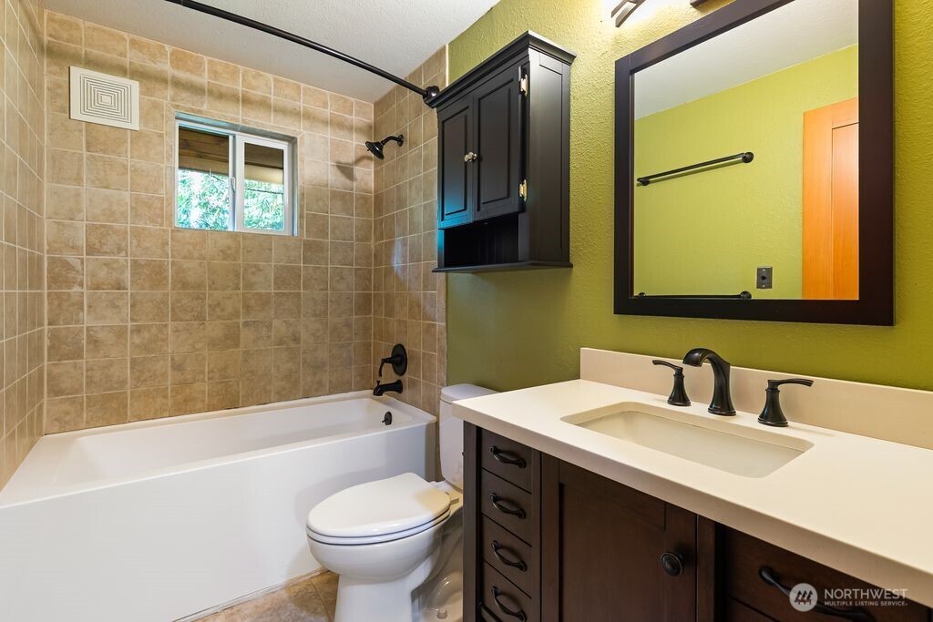 22 Berry Wood Place , Bellingham, WA 98229