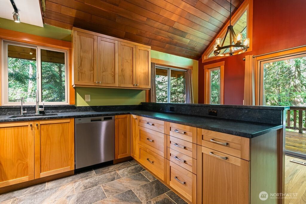 22 Berry Wood Place , Bellingham, WA 98229