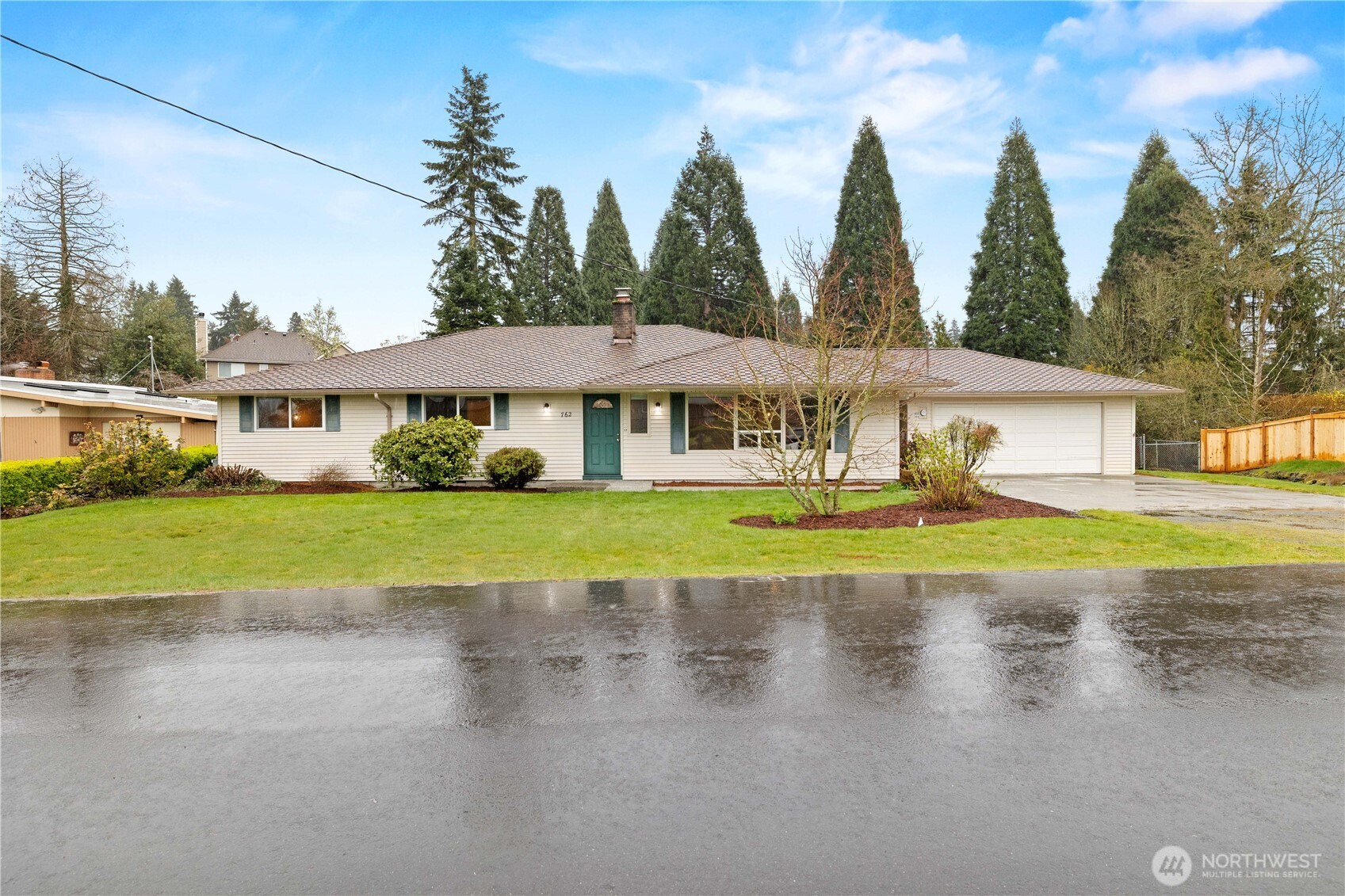 762 Hilltop Avenue , Kent, WA 98031
