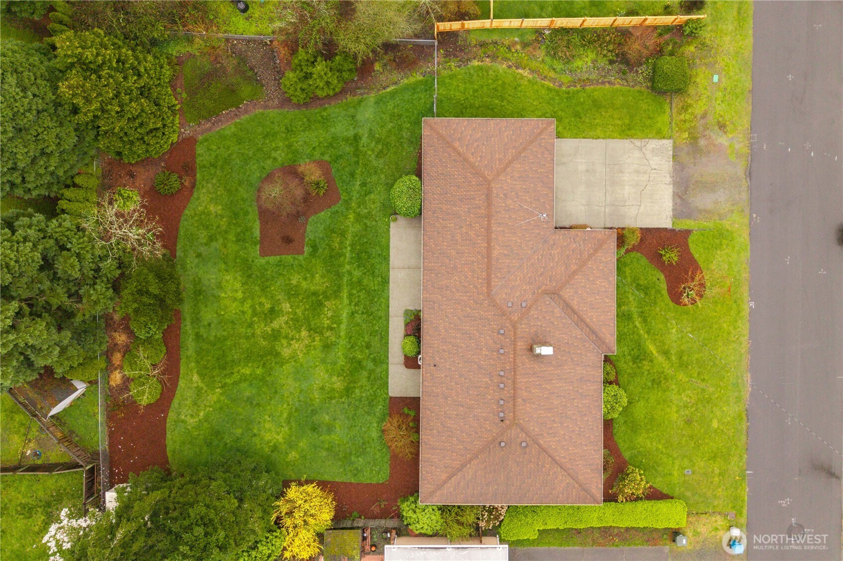 762 Hilltop Avenue , Kent, WA 98031